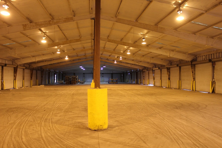 More Photos Of 4175 Central St, Detroit Truck Terminal For Lease