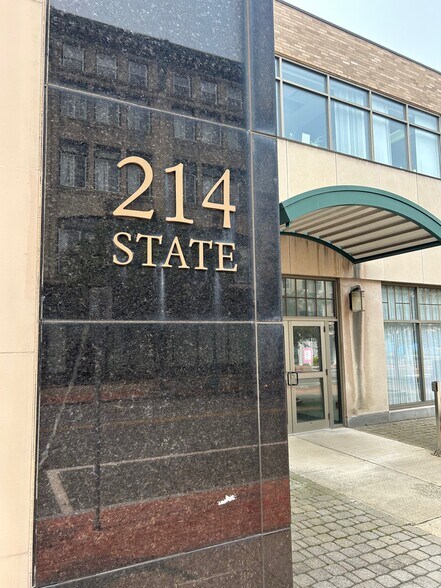 Primary Photo Of 214 State St, Schenectady Office For Lease