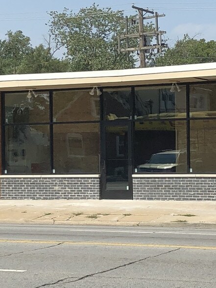 More Photos Of 1250-1254 W 127th St, Calumet Park Storefront Retail Office For Lease