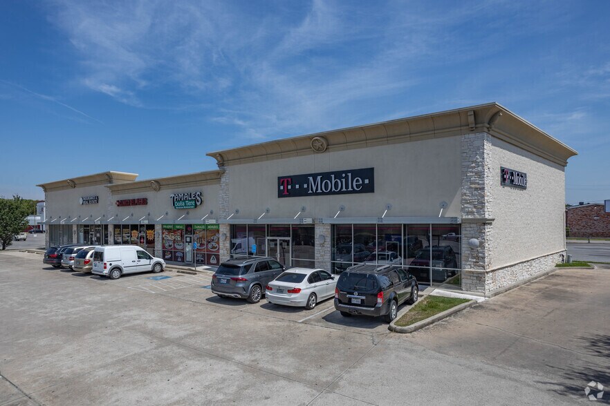 Primary Photo Of 9335 Gulf Fwy, Houston Unknown For Lease