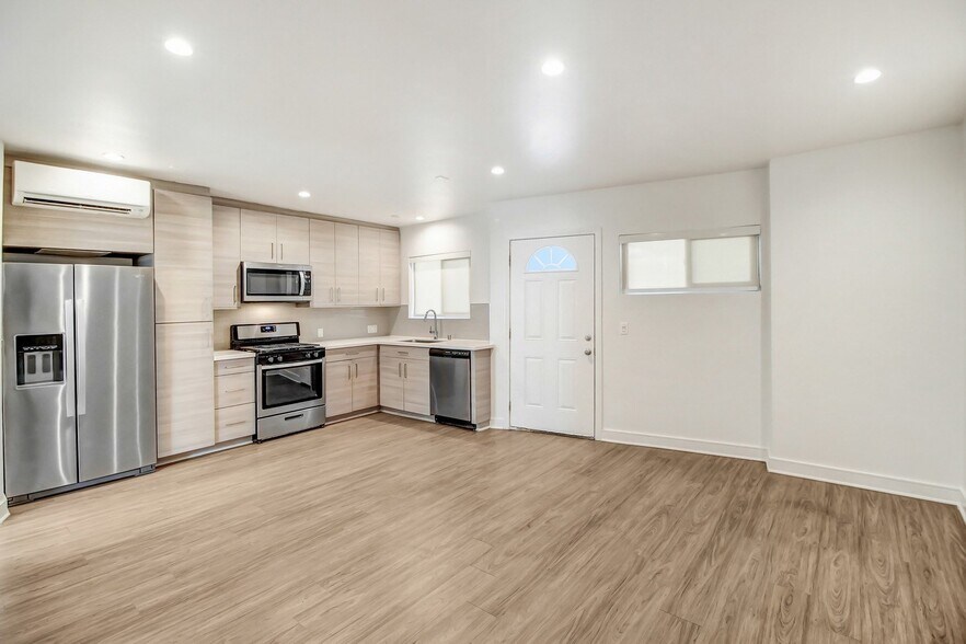 More Photos Of 700 S 6th St, Burbank Apartments For Sale