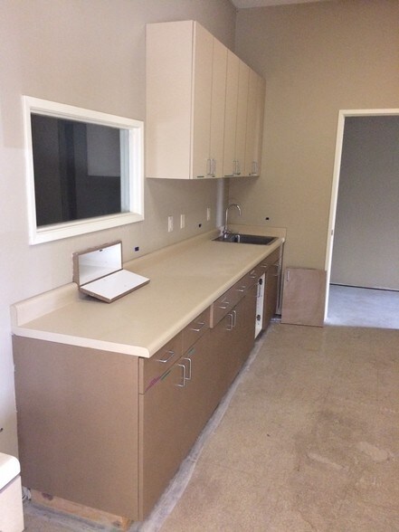More Photos Of 2500 Zanella Way, Chico Storefront Retail Office For Lease
