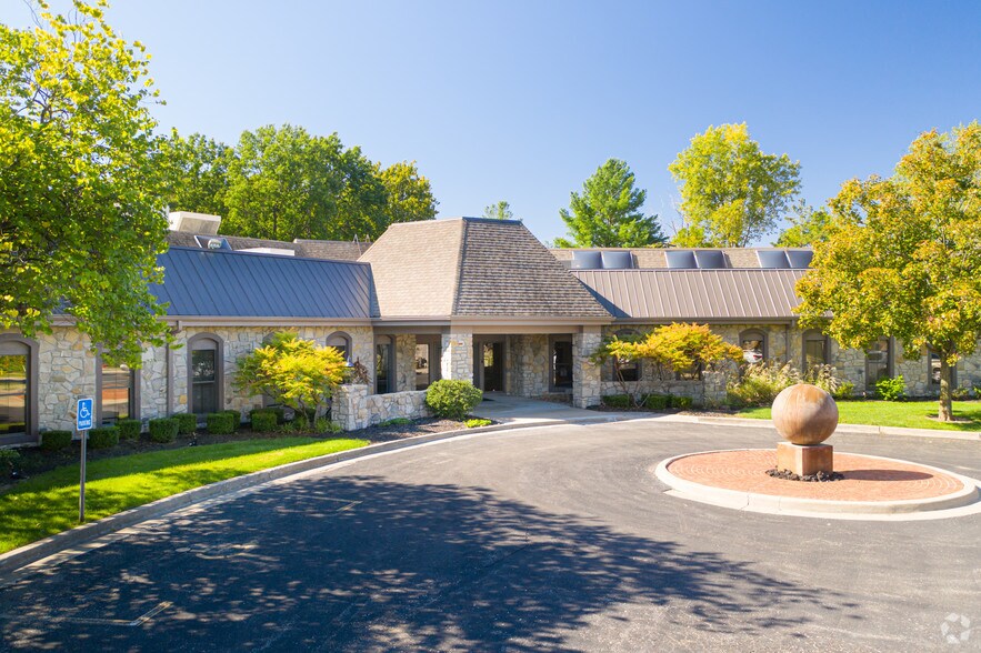 More Photos Of 4444 N Belleview Ave, Kansas City Unknown For Lease