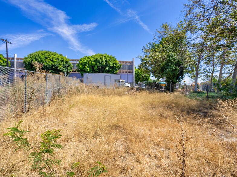 More Photos Of 1014 Bartlett St, Los Angeles Land For Sale