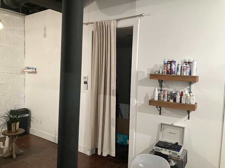 More Photos Of 5437 Penn Ave, Pittsburgh Storefront Retail Residential For Lease