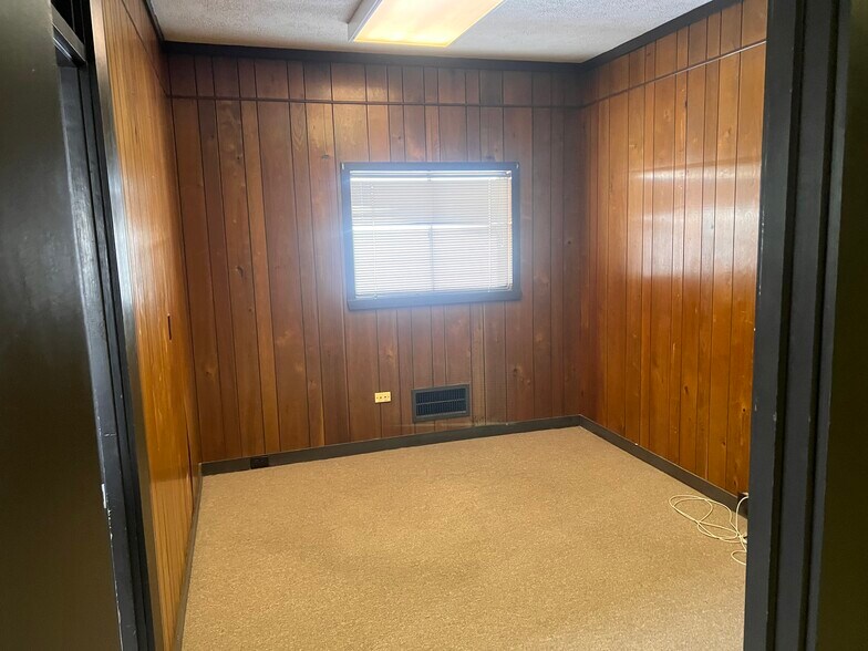 More Photos Of 309 N Main St, Salisbury Office Residential For Sale