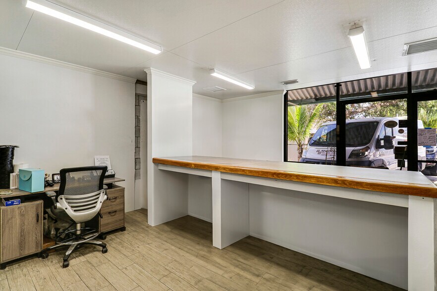 More Photos Of 1660 Cypress Dr, Jupiter Warehouse For Sale