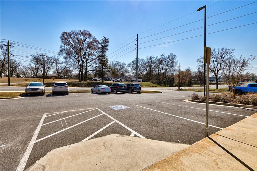 More Photos Of 438 Cabiness Road, Forsyth Storefront Retail Office For Sale