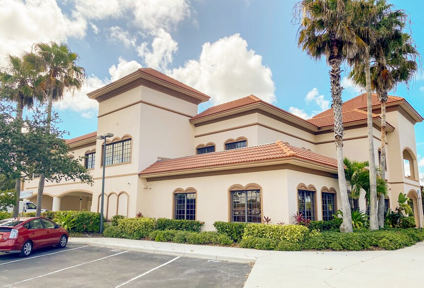 More Photos Of 1307 Tamiami Trl, Osprey Medical For Lease