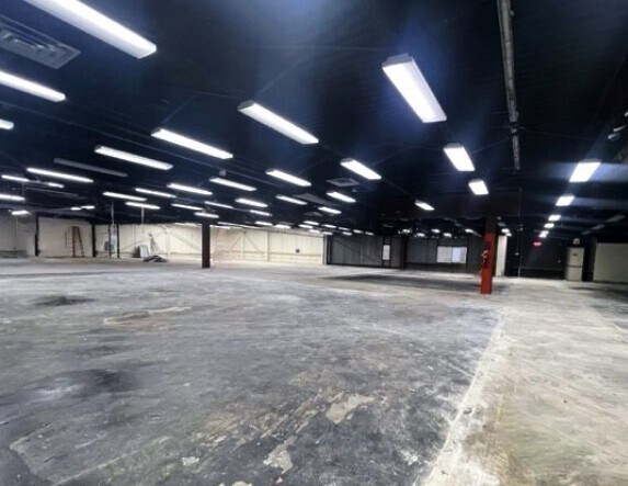 More Photos Of 100 Grasslands Rd, Elmsford Light Distribution For Lease