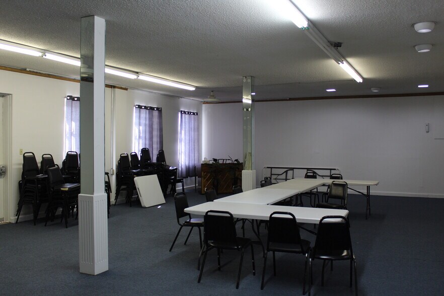 More Photos Of 1519 Circle Park Blvd, Fort Worth Religious Facility For Sale