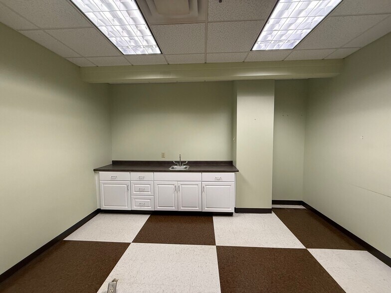 More Photos Of 100 Foden Rd, South Portland Medical For Lease