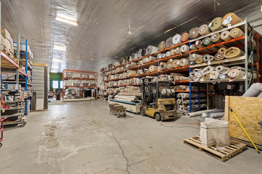 More Photos Of 0000 Orchard Lake, Pontiac Light Manufacturing For Lease
