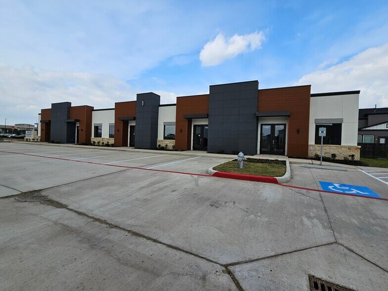 Primary Photo Of 5151 Meadow Ranch Pky, Richmond Office For Lease