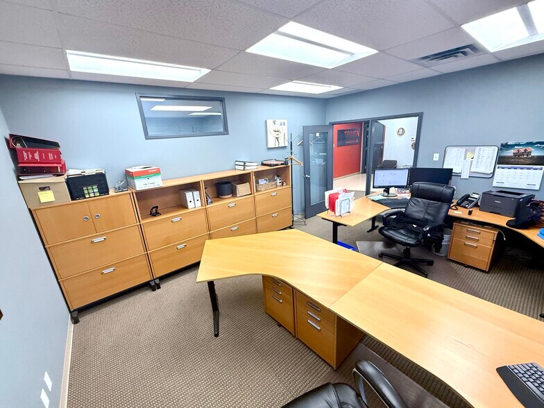 More Photos Of 4351 104th Ave SE, Calgary Warehouse For Sale