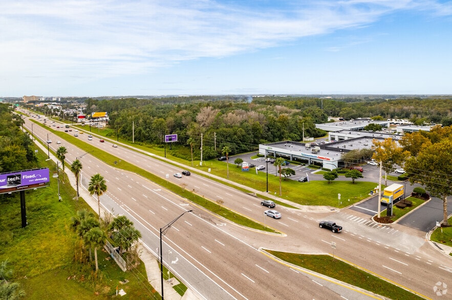 More Photos Of 5730-5892 S Semoran Blvd, Orlando Unknown For Lease