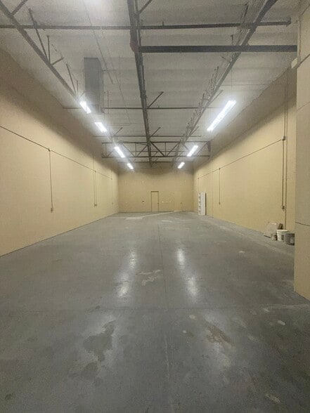 More Photos Of 45090 Golf Center Pky, Indio Warehouse For Sale