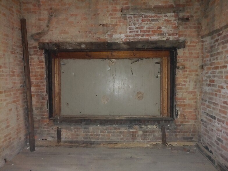 More Photos Of 1010-1016 E Main St, Columbus Storefront Retail Residential For Sale