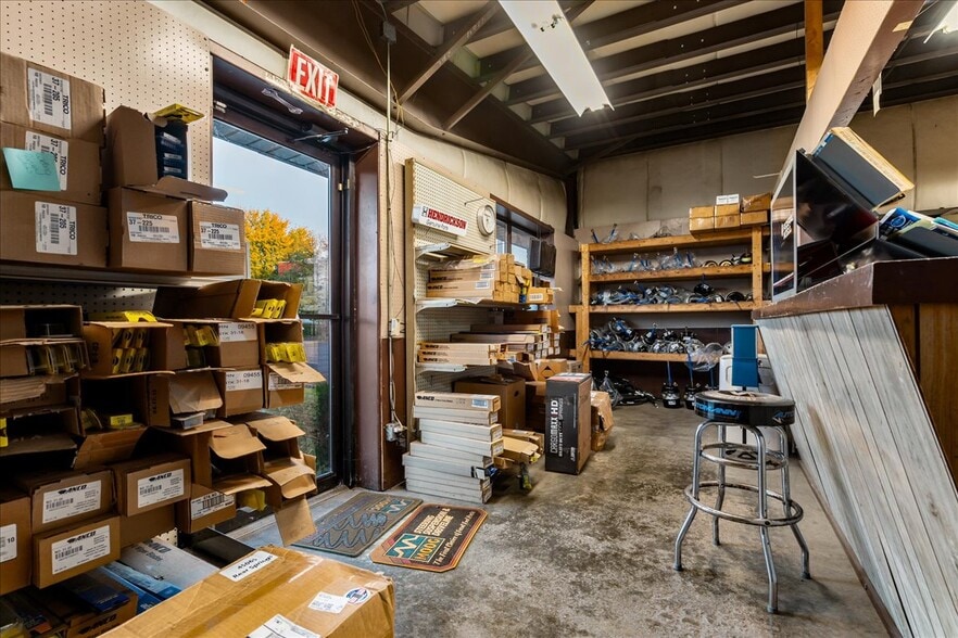 More Photos Of 368 Central Ave, Albany Auto Repair For Sale