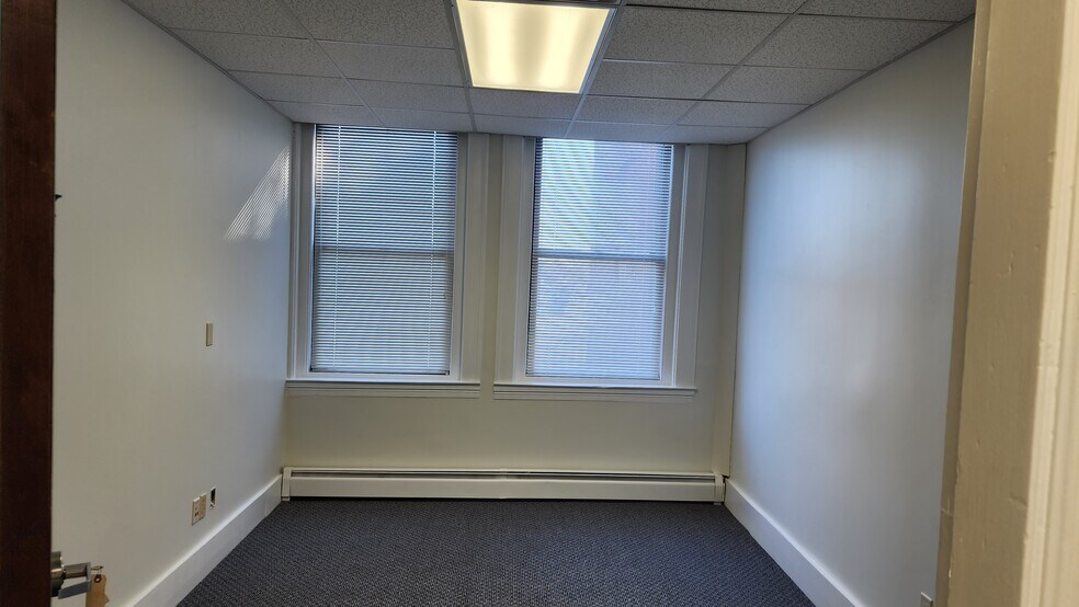 More Photos Of 14-18 Broadway, Taunton Storefront Retail Office For Lease