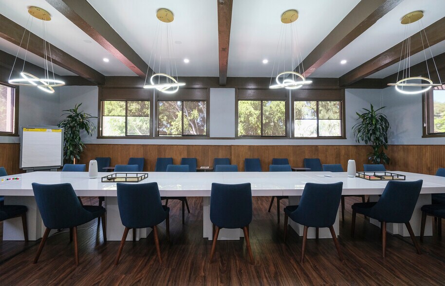 More Photos Of 2030 Alameda Padre Serra, Santa Barbara Office For Lease