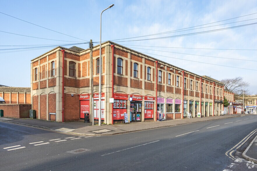 More Photos Of Clevedon Triangle Centre, Clevedon Storefront For Lease