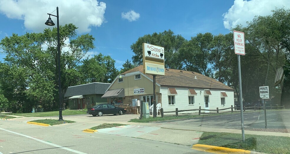 More Photos Of 2227 Parmenter St, Middleton Restaurant For Sale