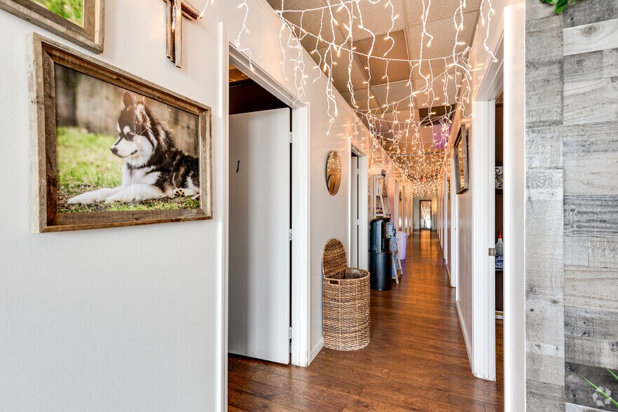 More Photos Of 1605 1st St S, Willmar Storefront For Lease