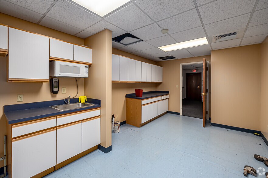 More Photos Of 114 W Main St, New Britain Unknown For Sale