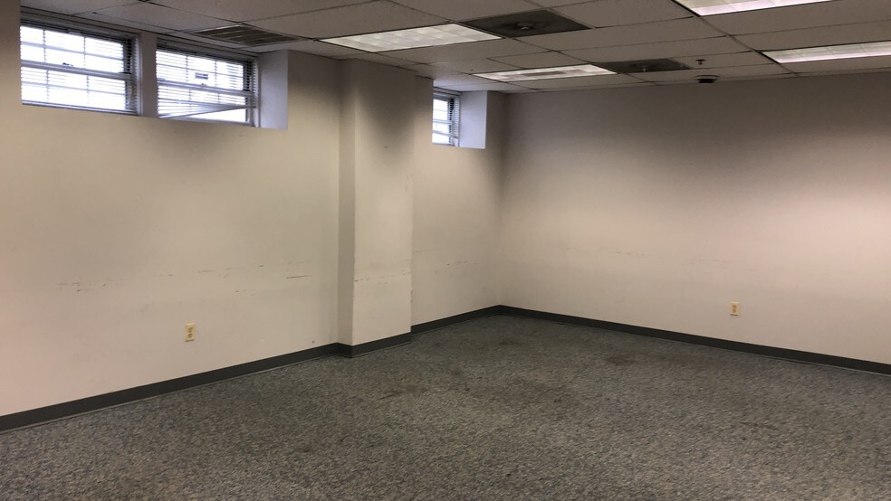 More Photos Of 75 S Main St, Phillipsburg Office For Lease