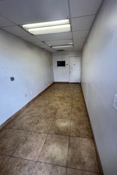 More Photos Of 9214-9270 Lazy Ln, Tampa Warehouse For Lease