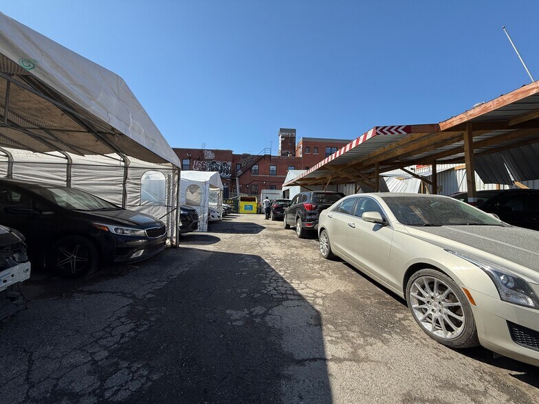 More Photos Of 4278 St Frontenac, Frontenac Auto Repair For Sale