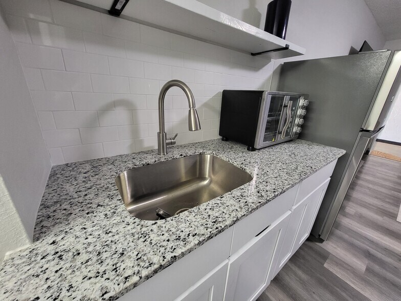 More Photos Of 1000 S Futrall Dr, Fayetteville Apartments For Sale