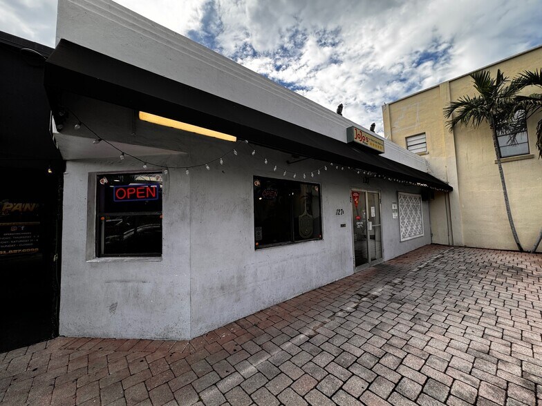 More Photos Of 129 N Federal Hwy, Lake Worth Storefront Retail Office For Sale