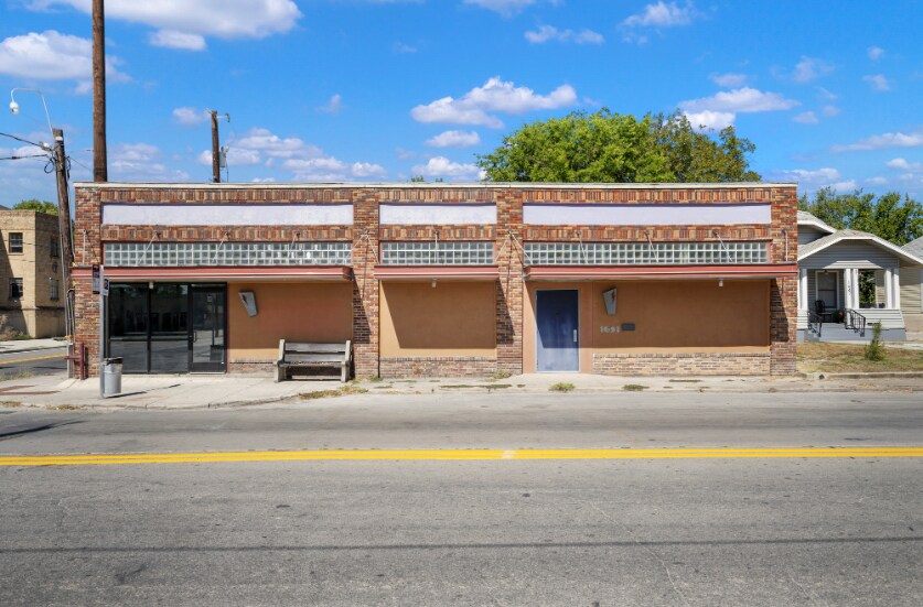 Primary Photo Of 1651 W Woodlawn Dr, San Antonio Storefront Retail Residential For Sale