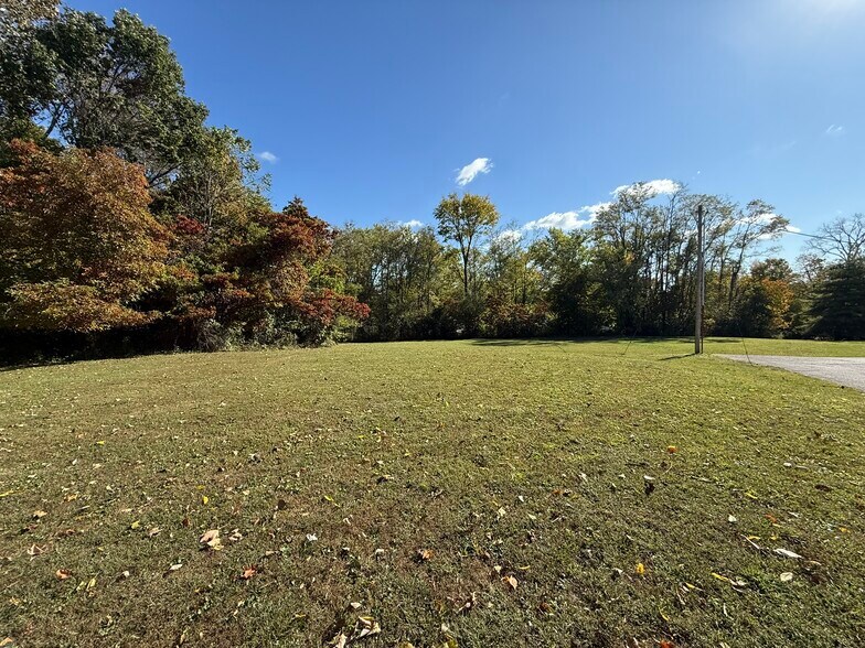 More Photos Of 1016 W Country Club Dr, Bloomington Multifamily For Sale