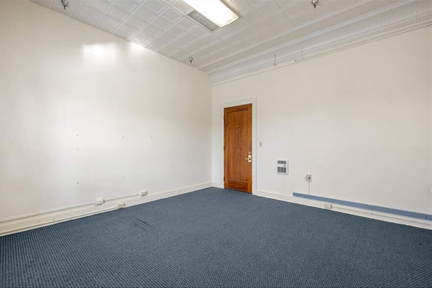 More Photos Of 260 Broadway, Saratoga Springs Coworking Space