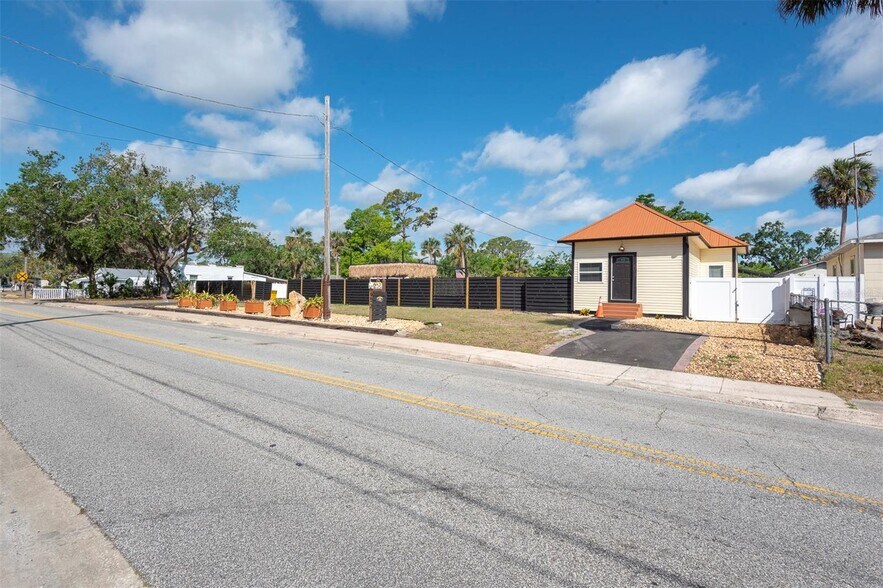 More Photos Of 403 Herbert St, Port Orange Specialty For Sale