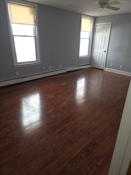 More Photos Of 683 Kearny Ave, Kearny Office For Sale