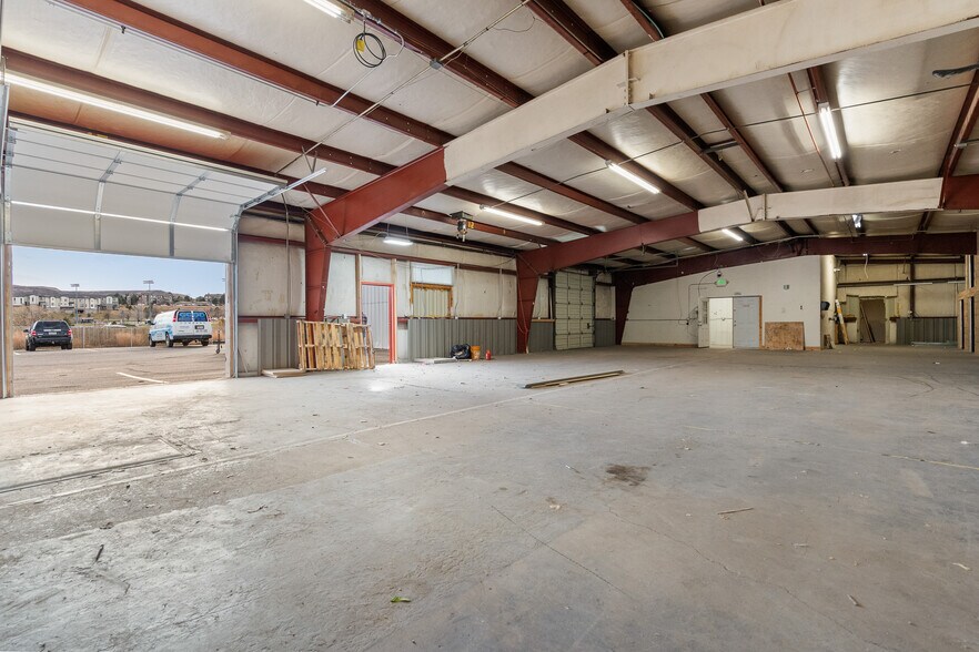 More Photos Of 607 & 647 S Gilbert St, Castle Rock Manufacturing For Sale