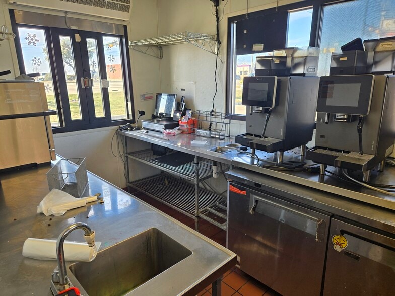 More Photos Of 4740 S Colony Blvd, The Colony Freestanding For Lease