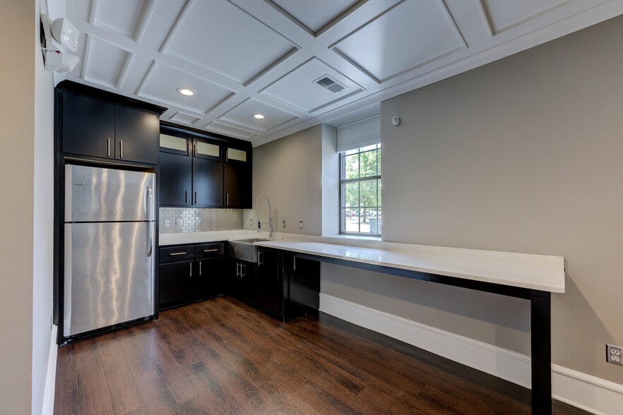 More Photos Of 1608 Taylor St, Columbia Freestanding For Lease