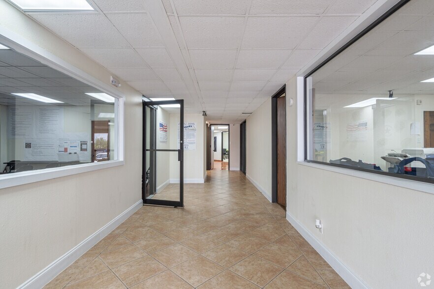 More Photos Of 3033 Bayshore Blvd, Pasadena Medical For Lease
