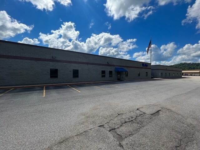 More Photos Of 5000 Elk River Rd S, Elkview Unknown For Lease