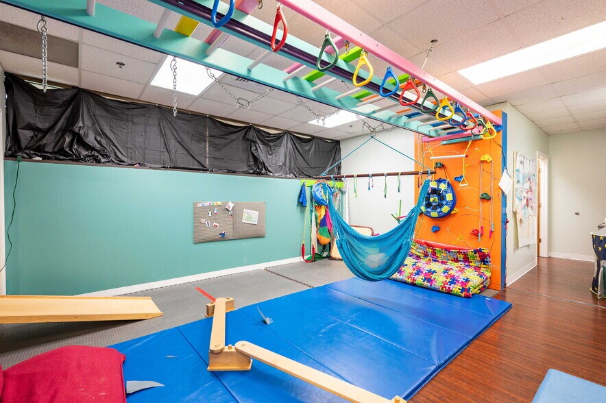 More Photos Of 6719 Gall Blvd, Zephyrhills Medical For Sale