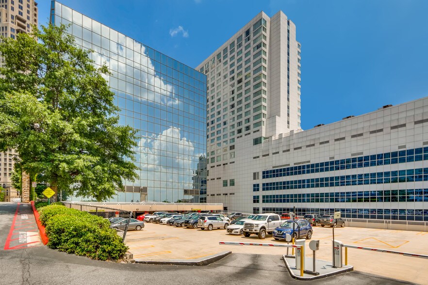 More Photos Of 3379 Peachtree Rd NE, Atlanta Coworking Space