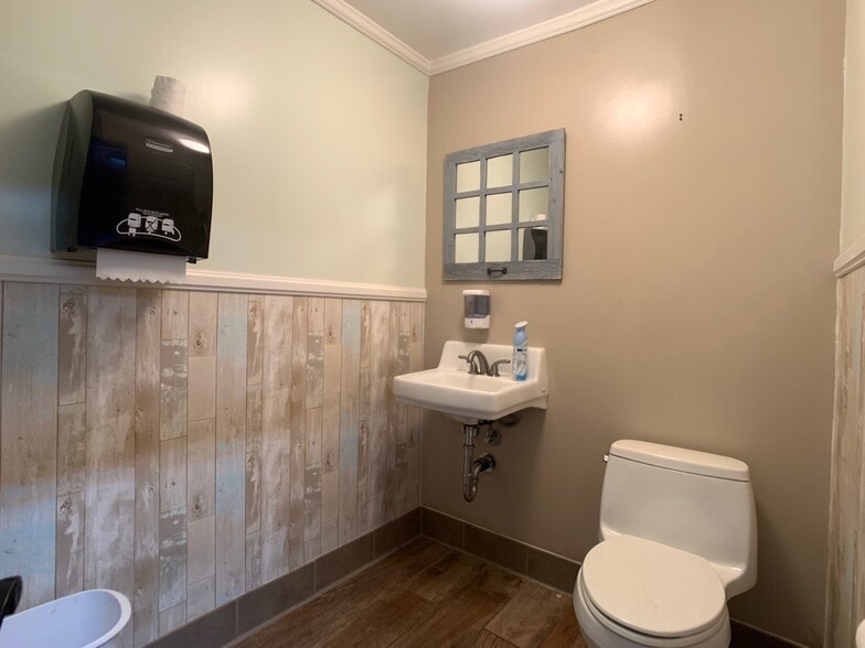 More Photos Of 734 Main St, Ramona Warehouse For Sale