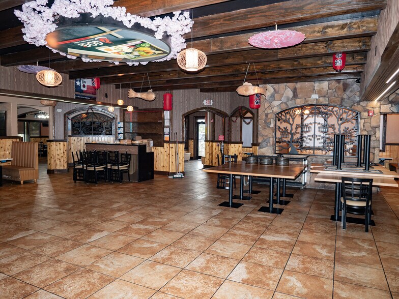More Photos Of 4904 N Navarro St, Victoria Restaurant For Sale