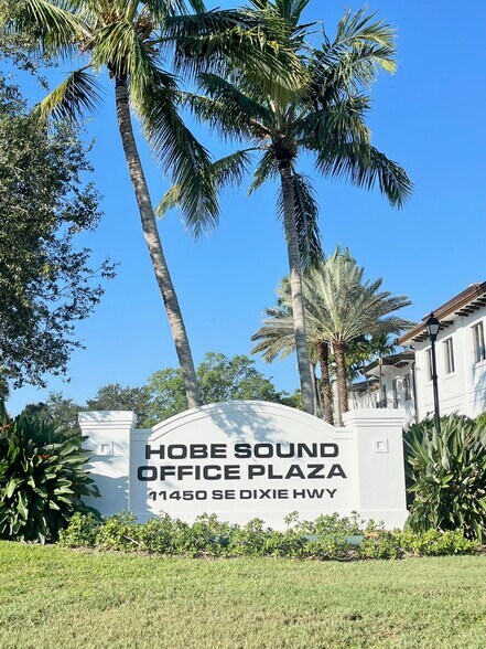 More Photos Of 11450 SE Dixie Hwy, Hobe Sound Office For Lease