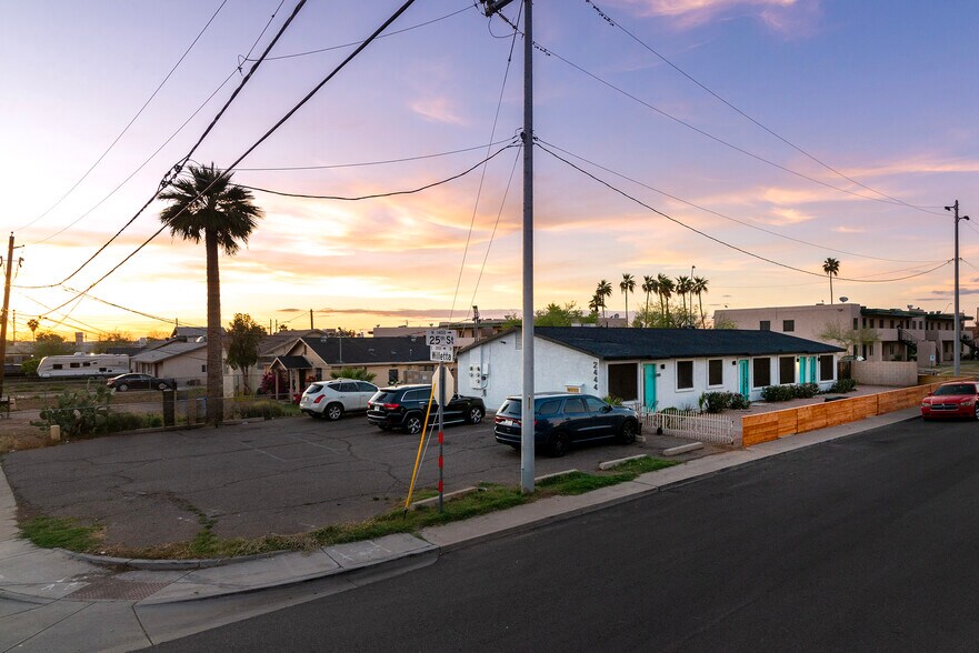 More Photos Of 2444 E Willetta St, Phoenix Multifamily For Sale